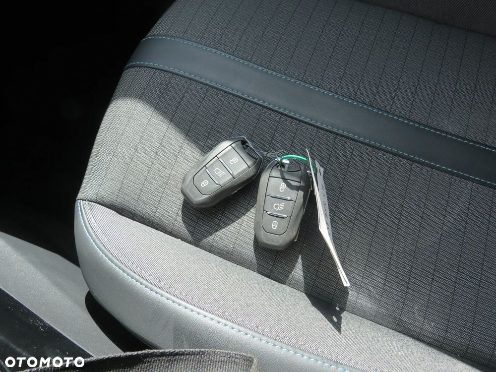 Peugeot 2008 PureTech 130 EAT8 Allure - 15