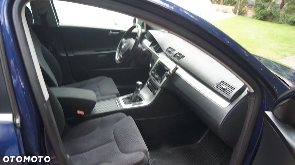 Volkswagen Passat 2.0 TDI Comfortline - 15