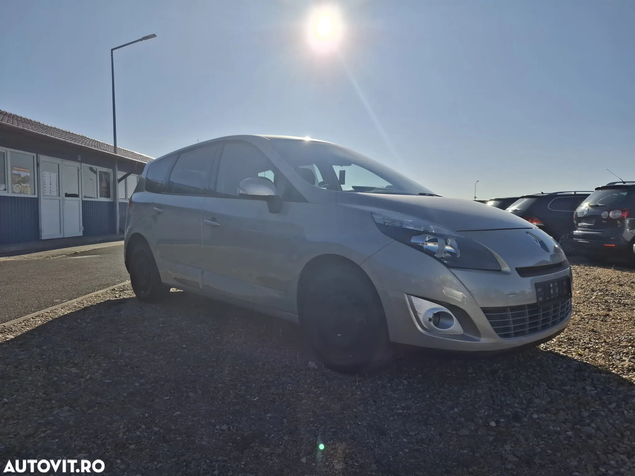 Renault Grand Scenic 1.9 dCi FAP Dynamique - 4