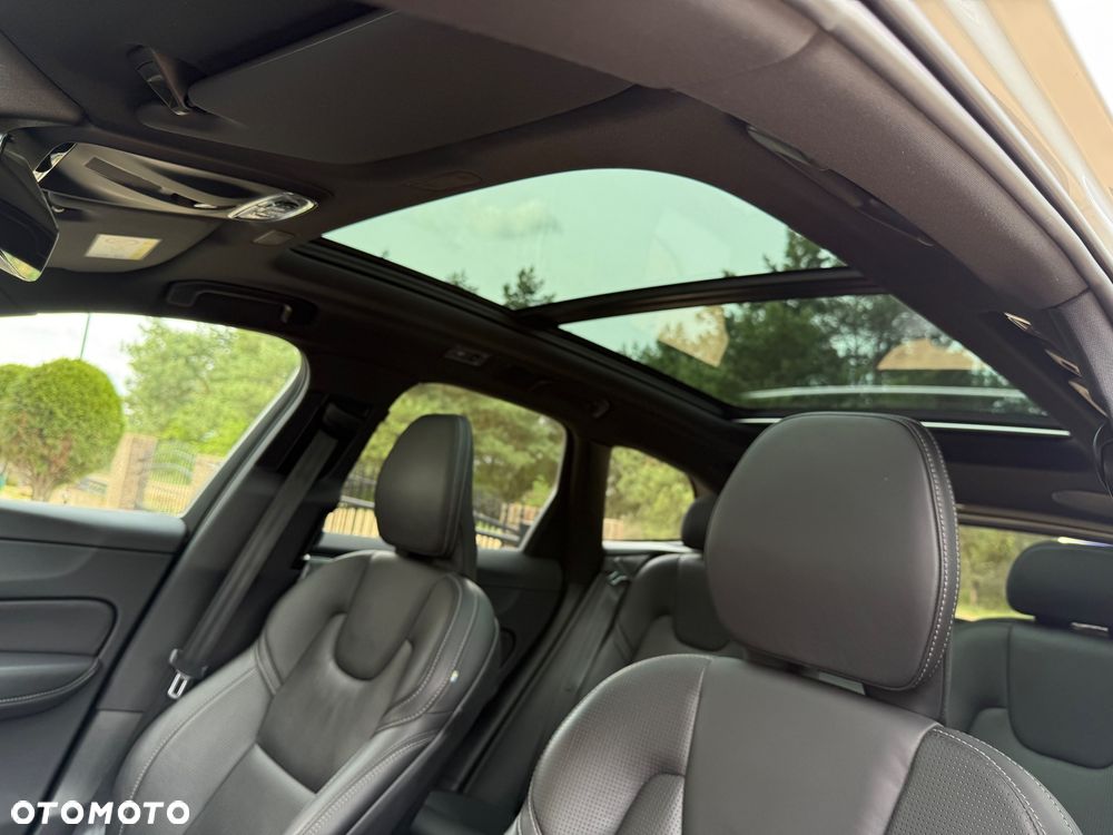 Volvo XC 60 B5 D AWD Geartronic RDesign - 24