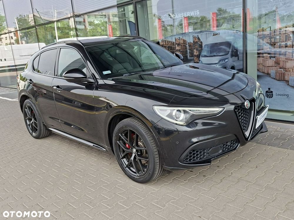 Alfa Romeo Stelvio - 8