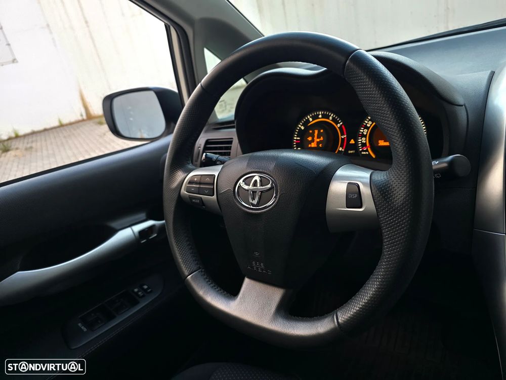 Toyota Auris 1.33 VVT-i Exclusive - 47