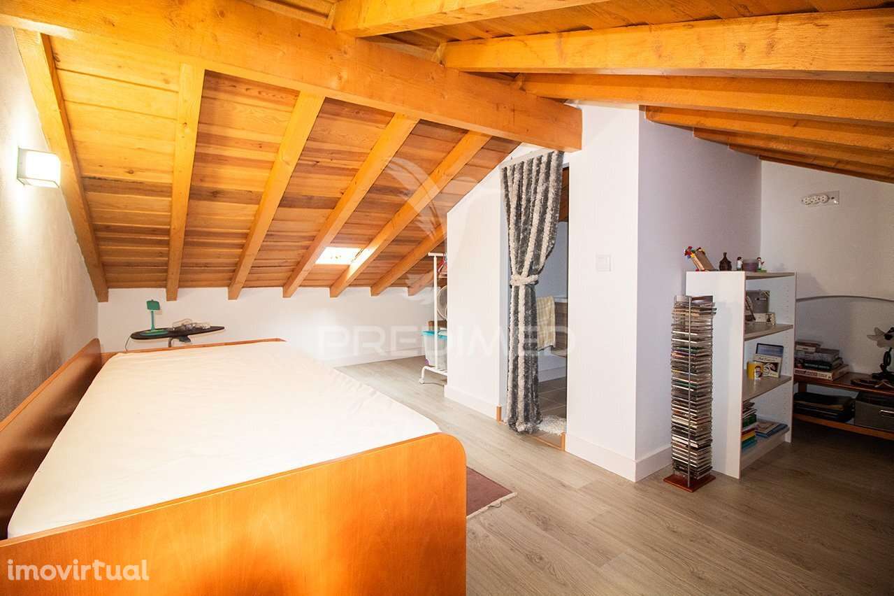 T1 Recuperado no Vimieiro c/ Cozinha Equipada e Sótão Habitável - Grande imagem: 2/12