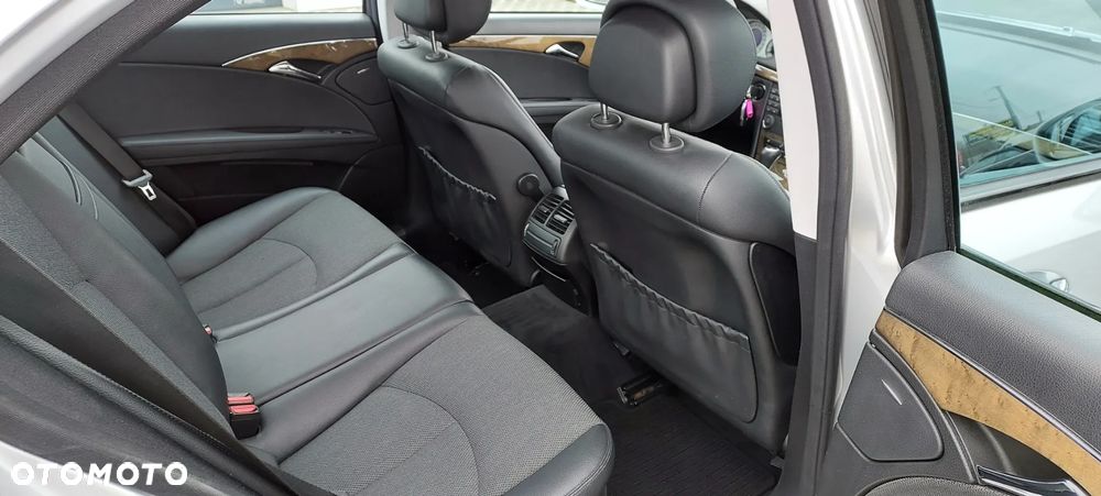 Mercedes-Benz Klasa E - 33