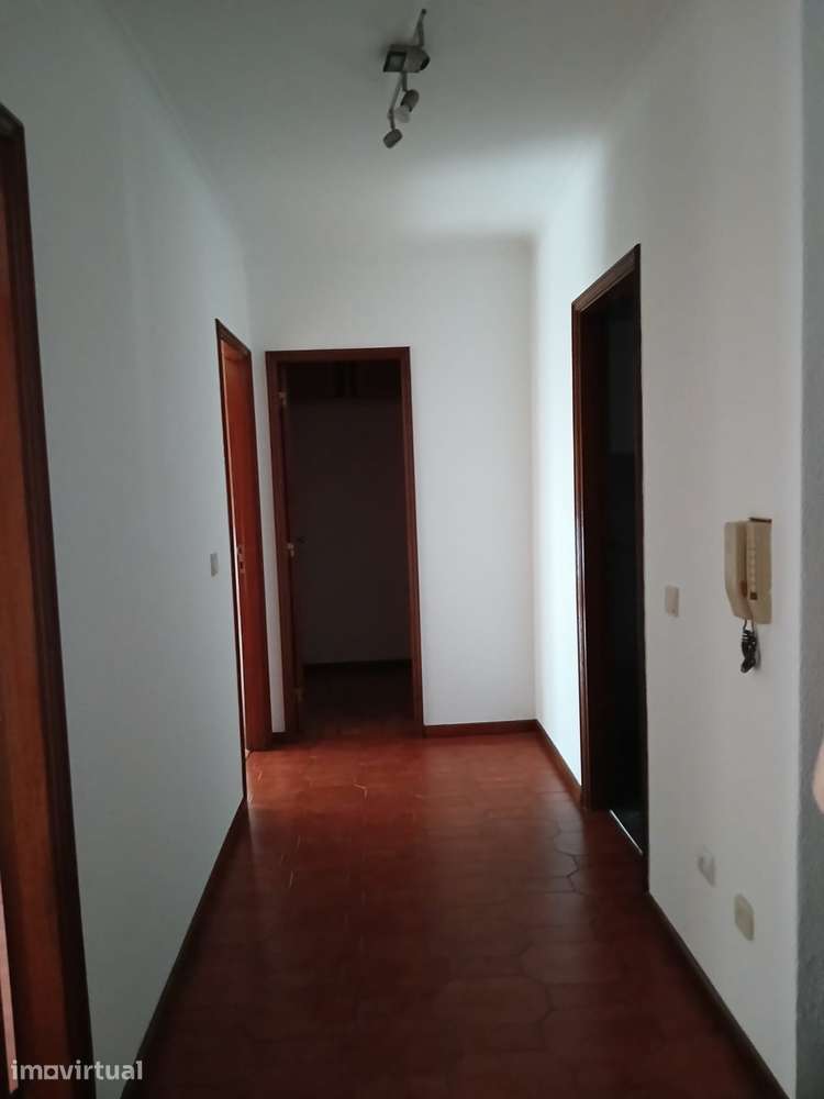 Arrendamento Apartamento - Monte dos Burgos - T1+1 c/garagem - Grande imagem: 5/6