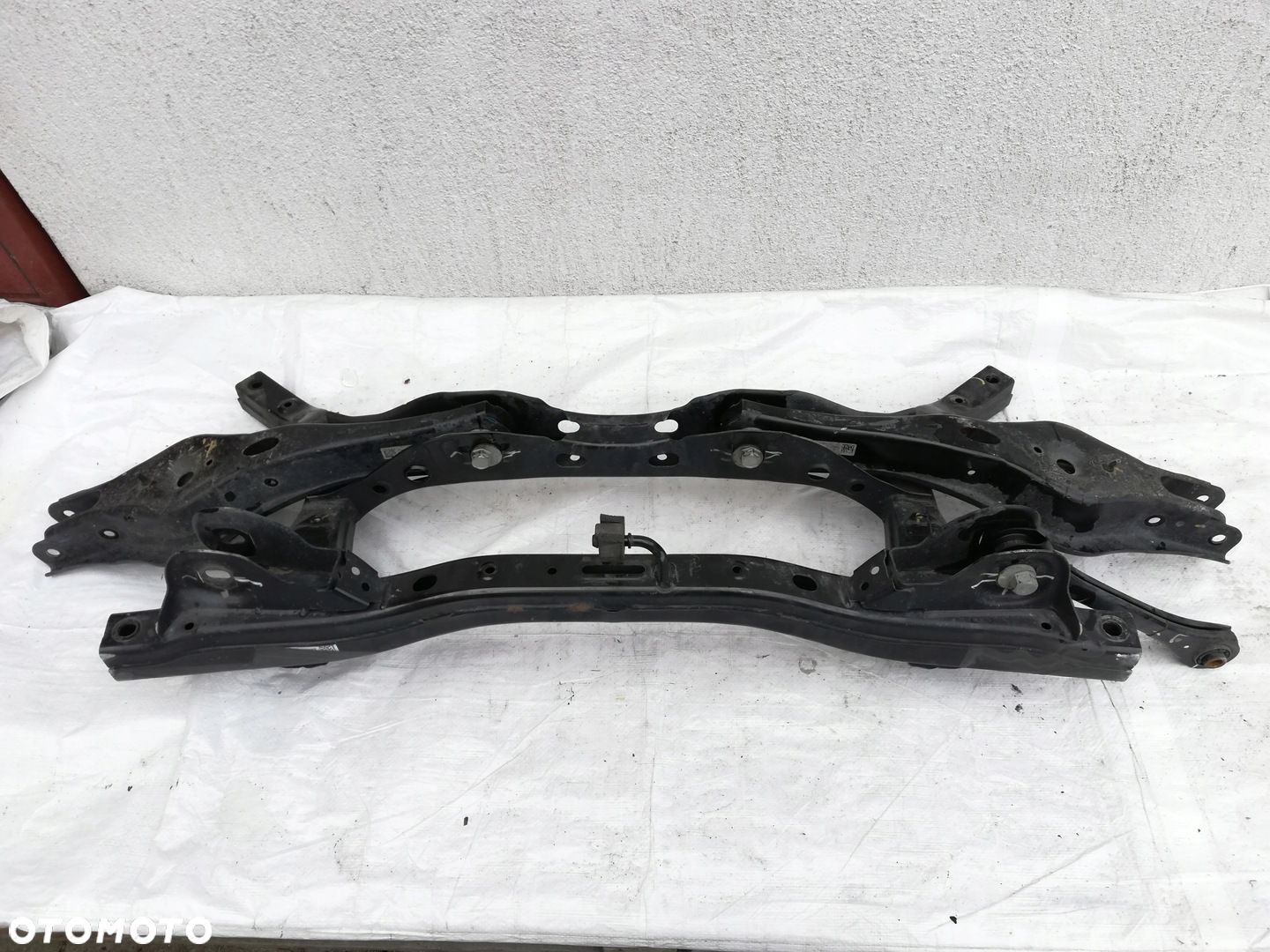 BELKA ZAWIESZENIE TYŁ OŚ WÓZEK HYUNDAI I30 III 17- - 2