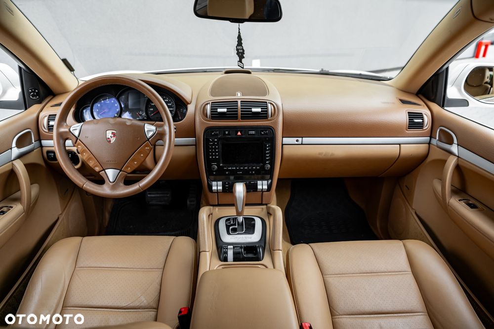 Porsche Cayenne - 29