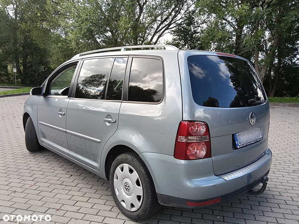 Volkswagen Touran - 5