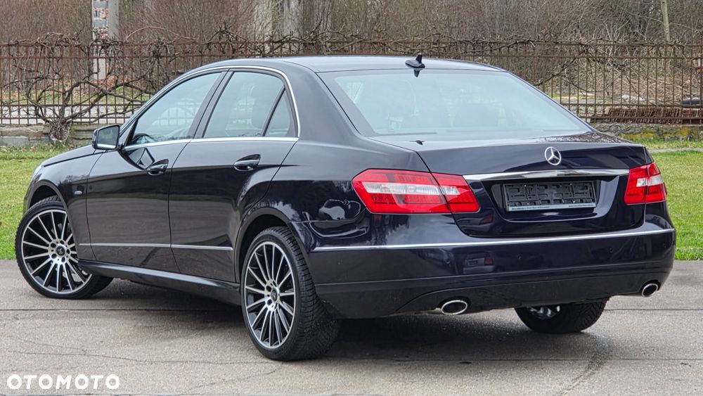 Mercedes-Benz Klasa E 300 CDI BlueEff Elegance - 5