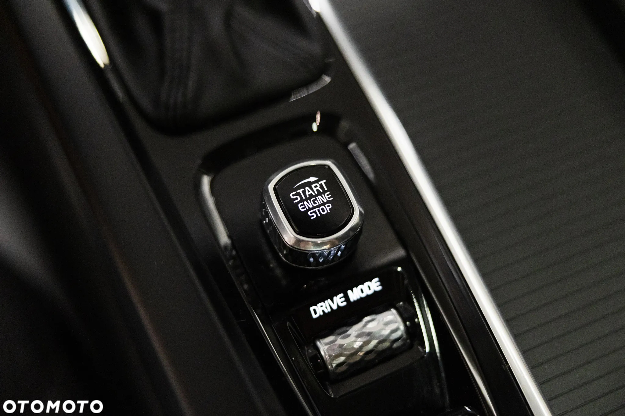Volvo XC 60 B5 B AWD Ultimate Black Edition - 28