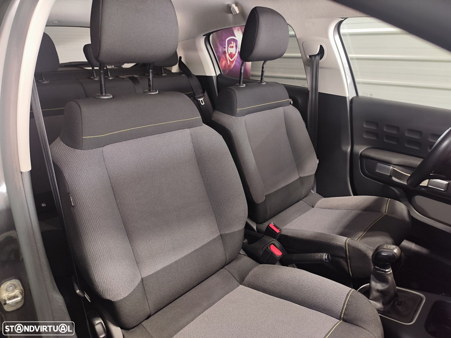 Citroën C3 1.2 PureTech Shine - 24