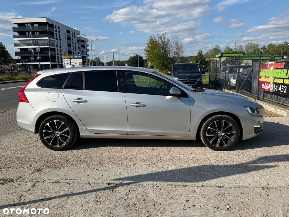 Volvo V60 D3 Geartronic Summum - 4