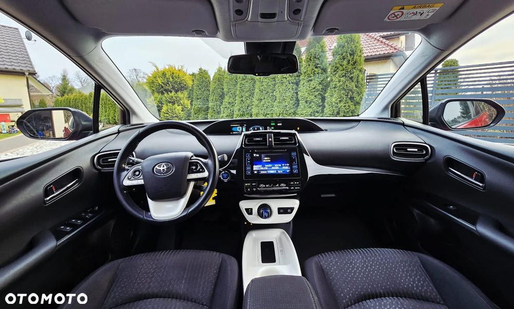 Toyota Prius Hybrid - 10