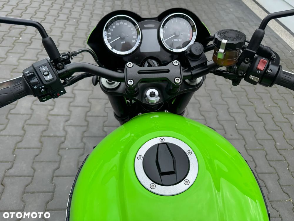 Kawasaki Z 900 RS - 18