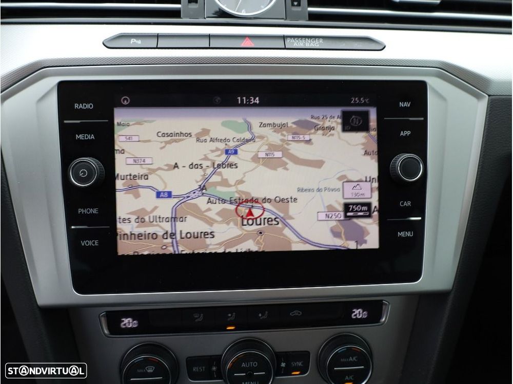 VW Passat Variant 2.0 TDI Business DSG - 32
