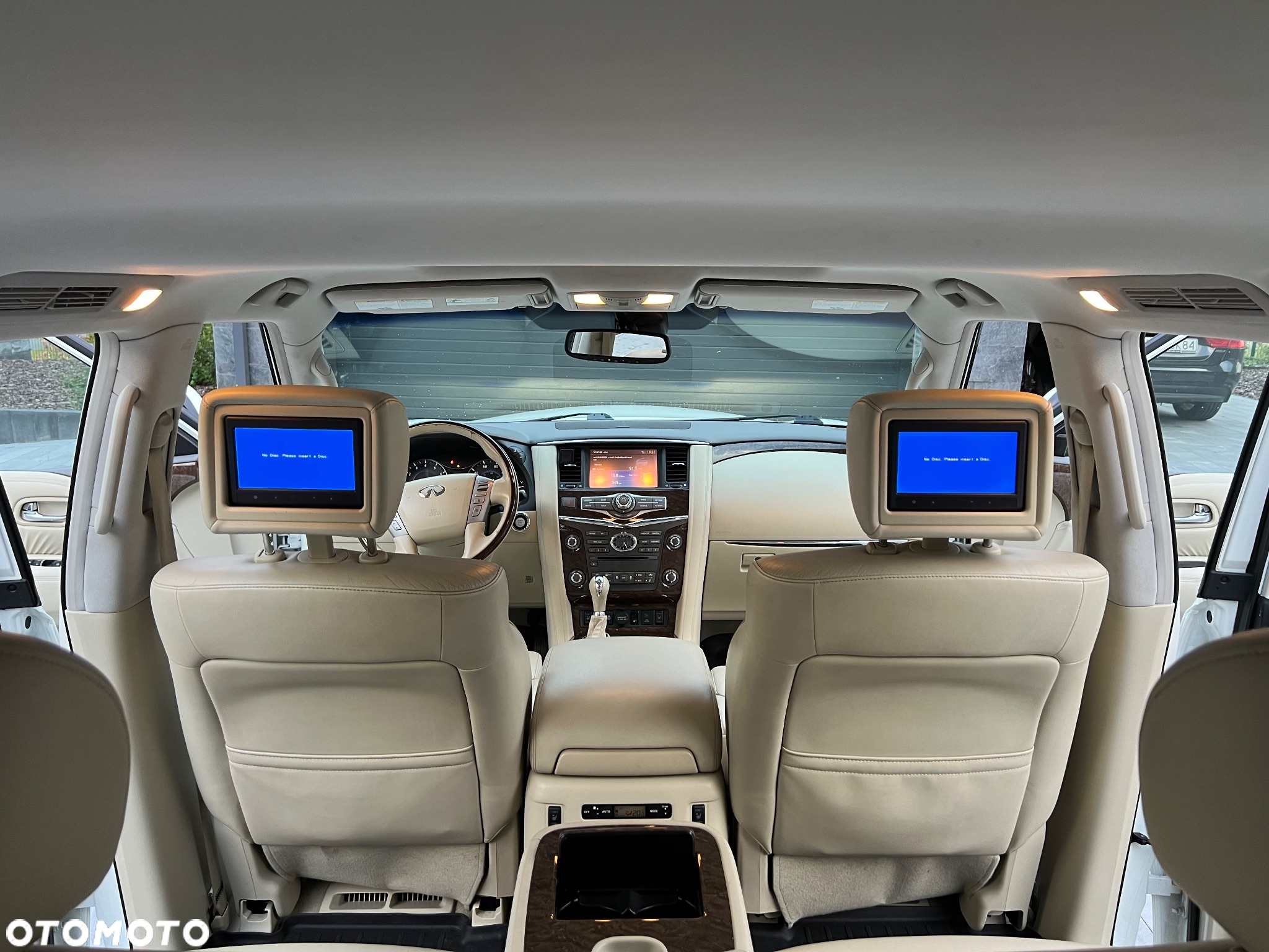 Infiniti QX80 - 12