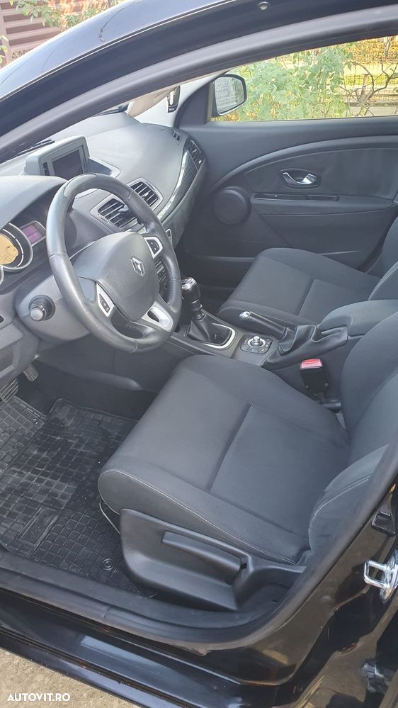 Renault Megane 1.5 dCi Dynamique - 8