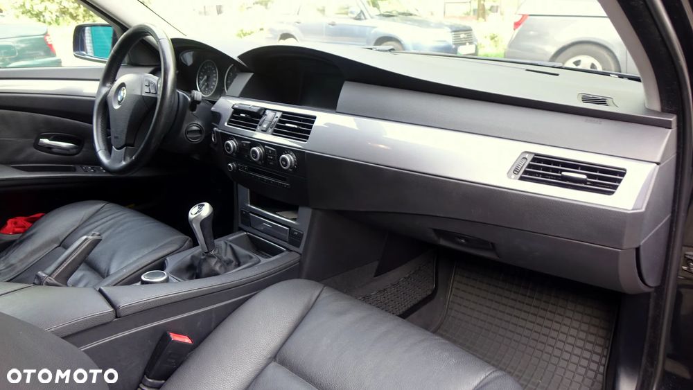 BMW Seria 5 525i - 8