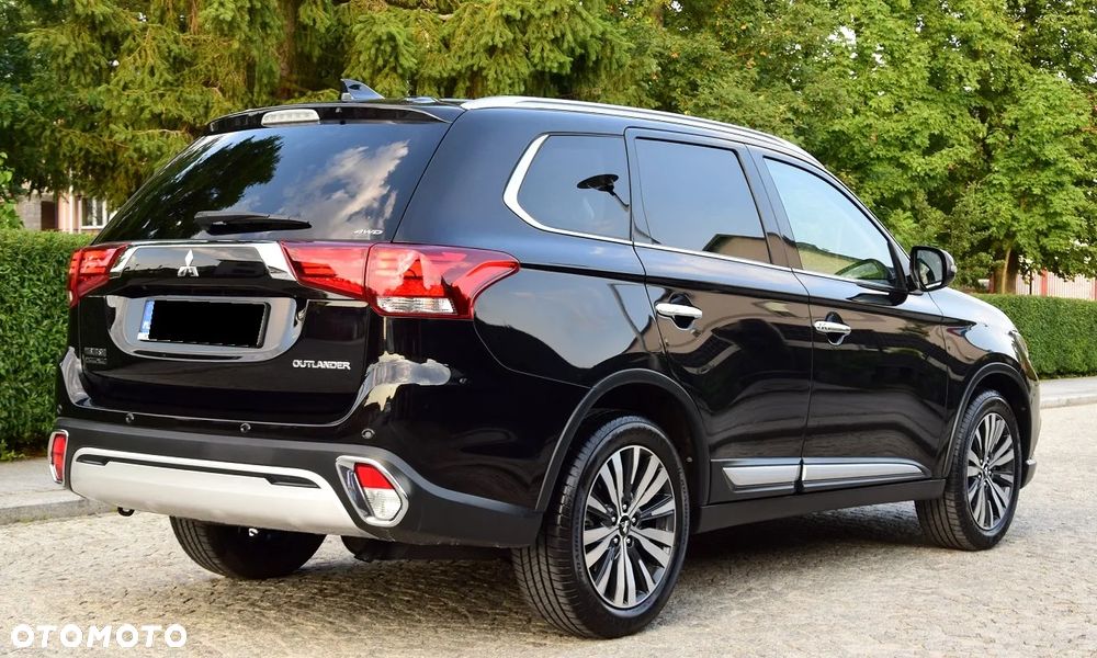 Mitsubishi Outlander - 3