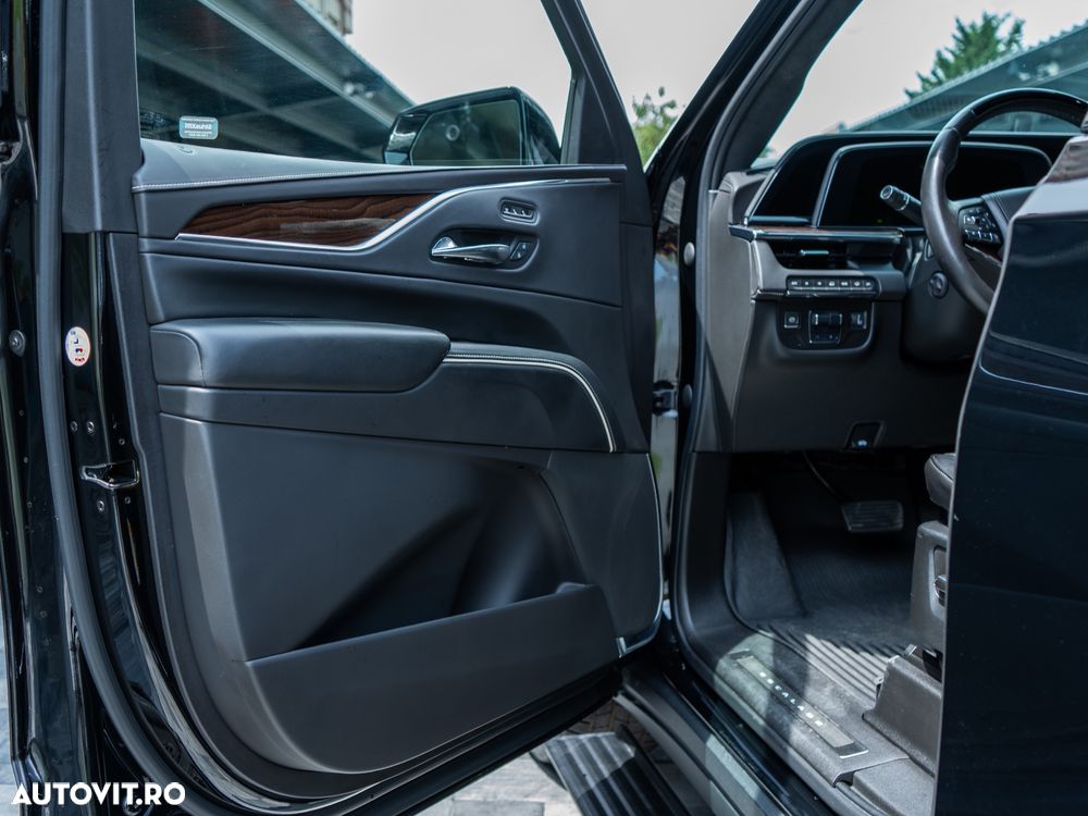 Cadillac Escalade - 35