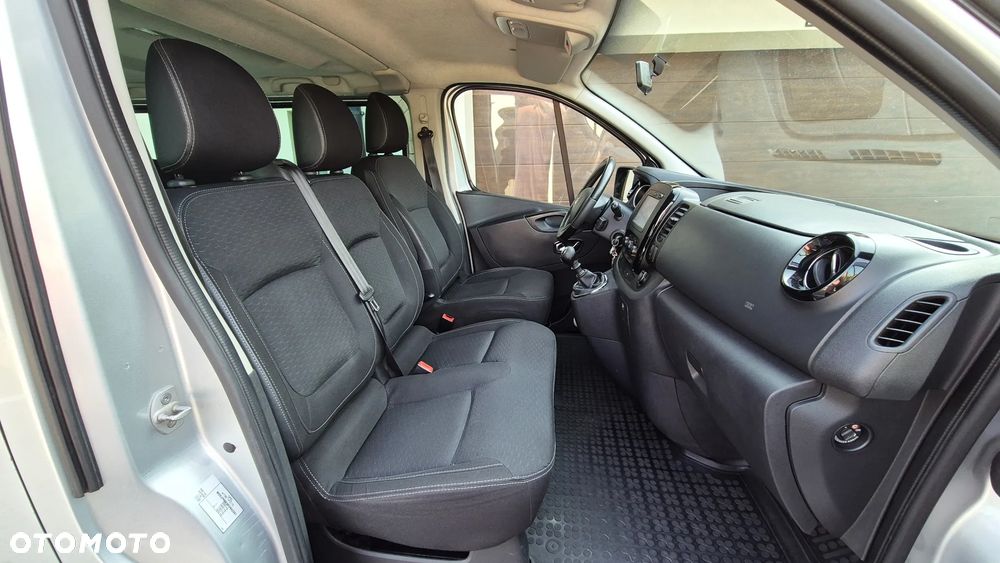 Opel Vivaro L2H1 2,9t Elegance Business - 29