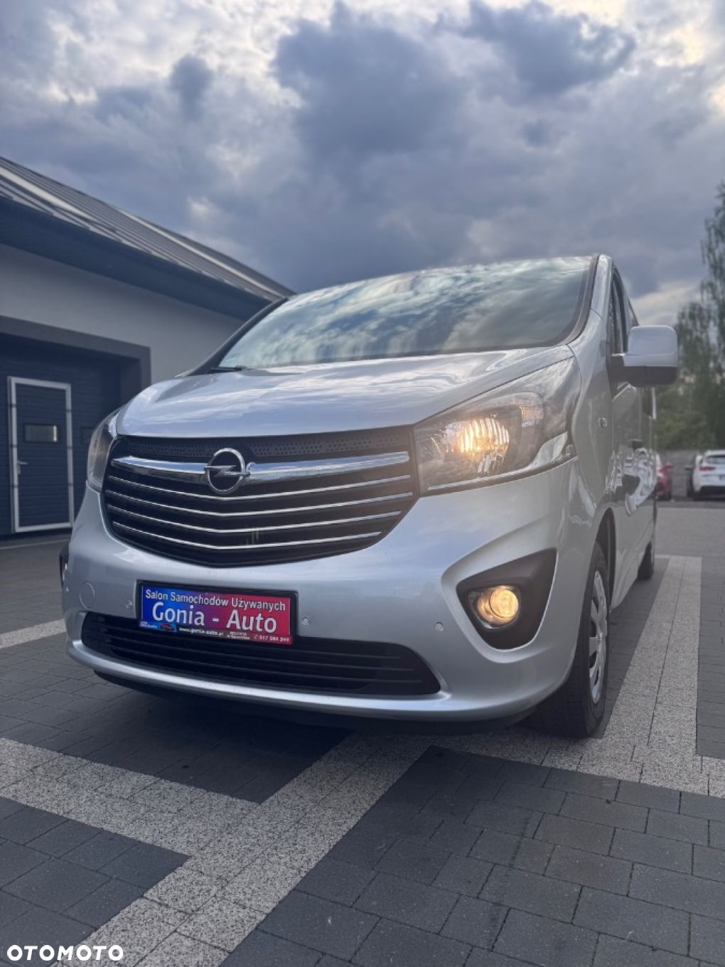 Opel Vivaro - 10