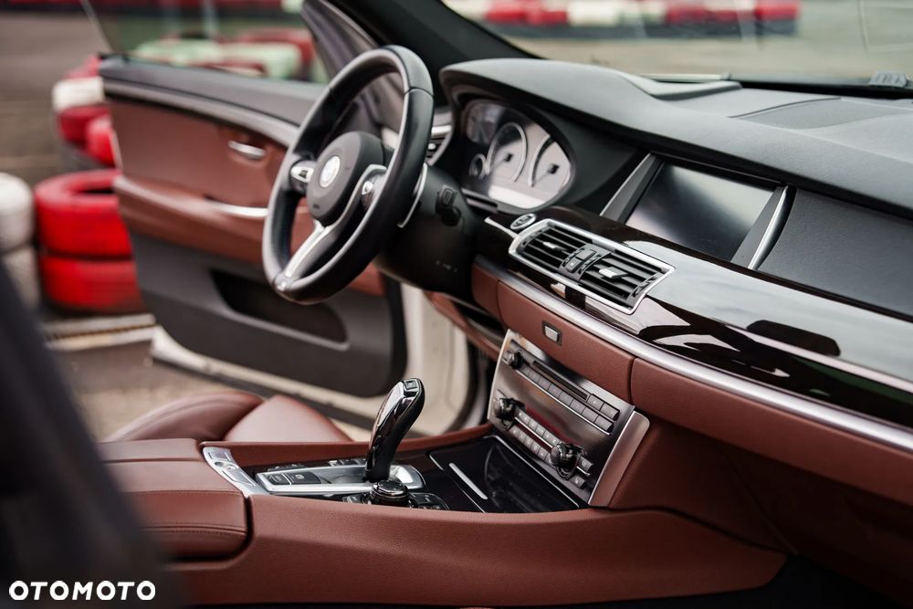 BMW 5GT 530d - 16