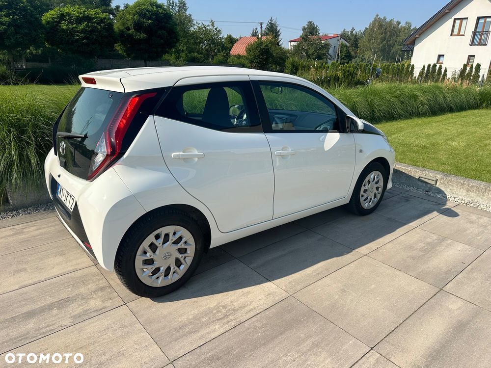 Toyota Aygo x-play connect - 2