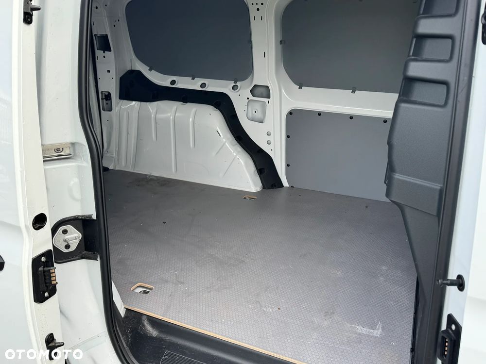 Ford Transit Connect - 16