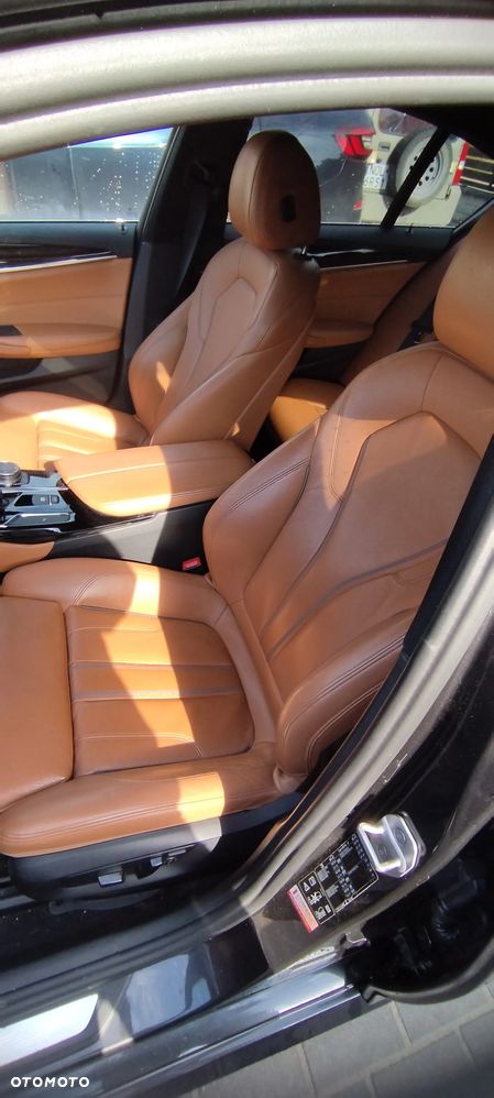 BMW Seria 5 520d M Sport - 14