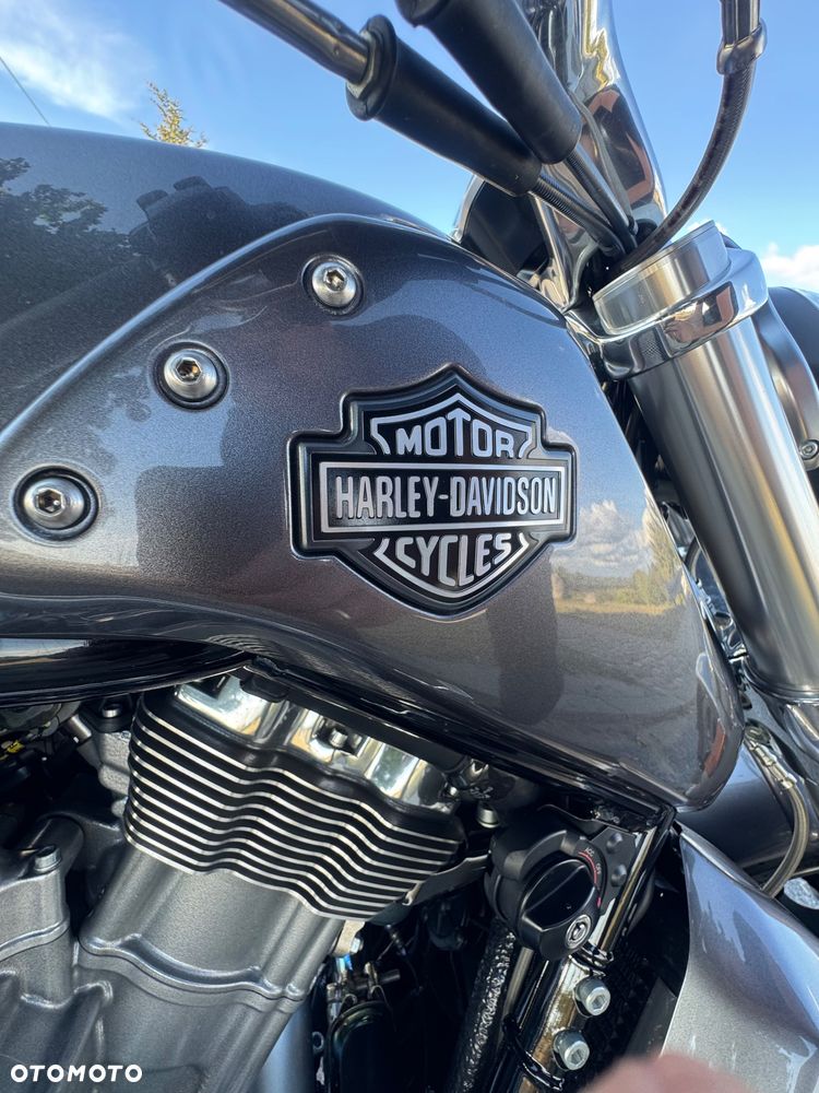 Harley-Davidson V-Rod Muscle - 7