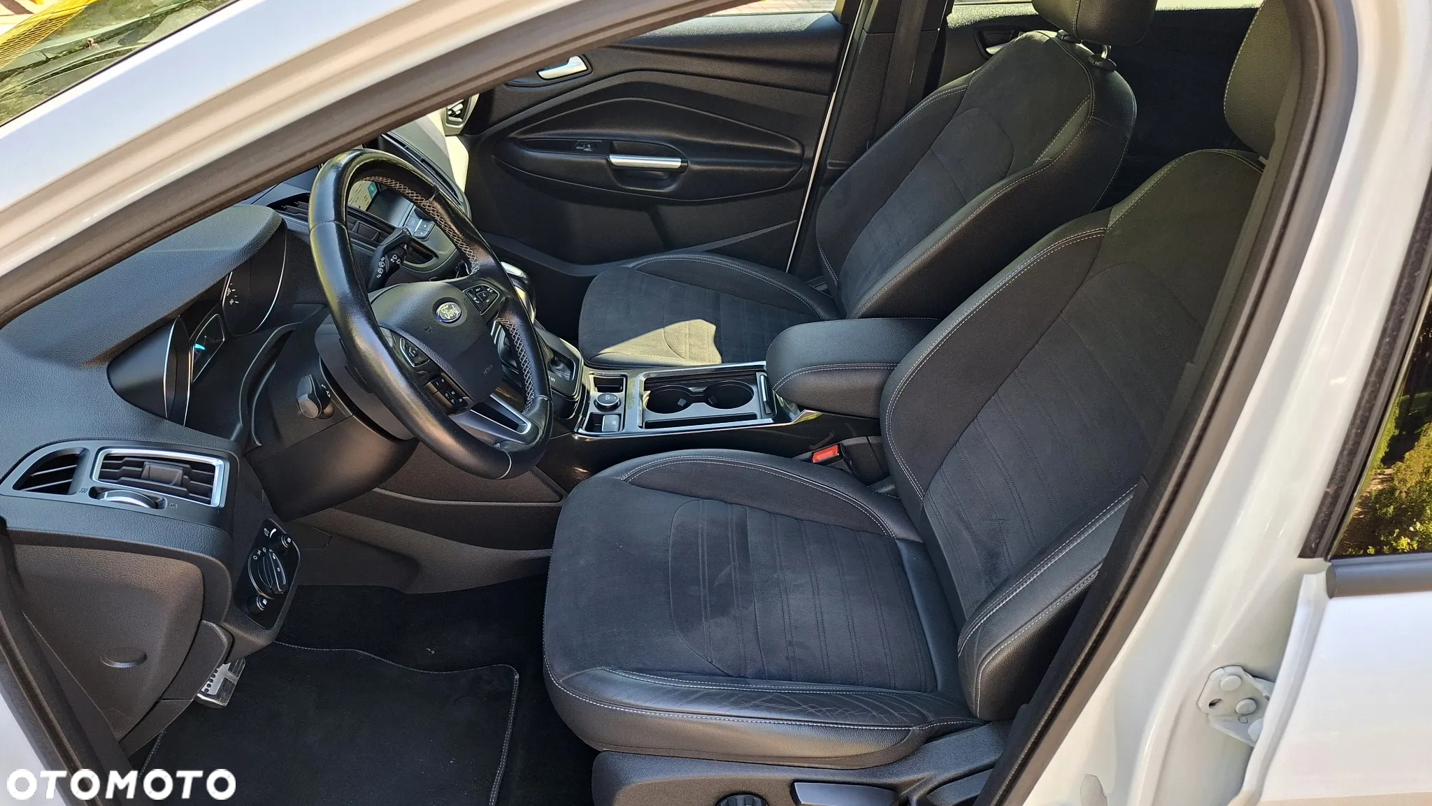 Ford Kuga 2.0 TDCi 4x4 ST-Line - 24