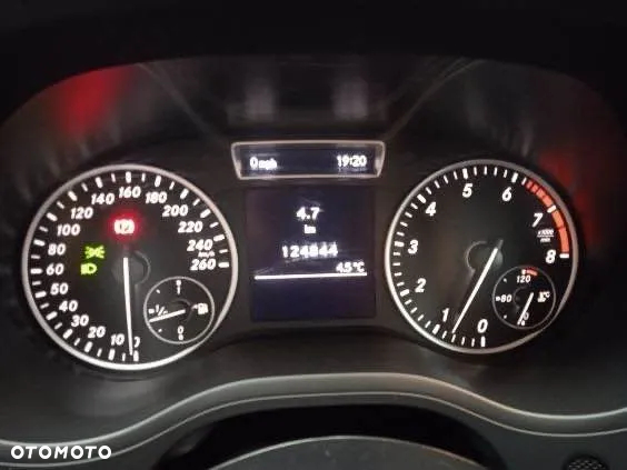 Mercedes-Benz Klasa B 180 (BlueEFFICIENCY) - 12