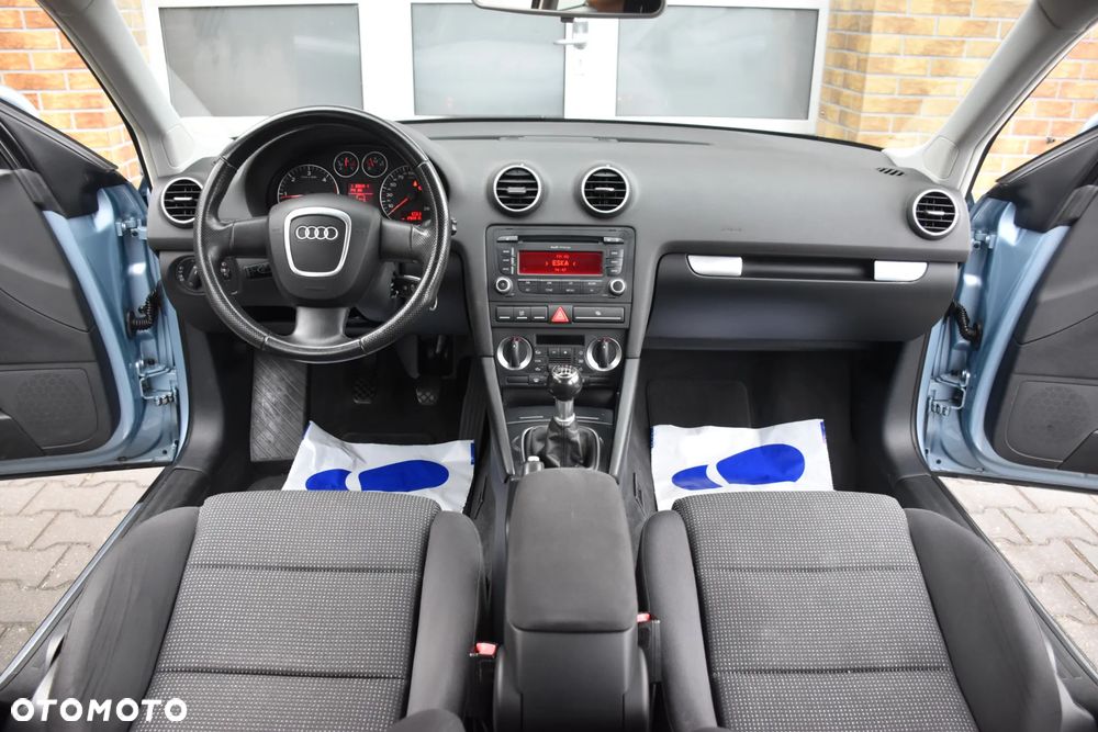 Audi A3 Sportback 2.0 TDI DPF Ambiente - 8