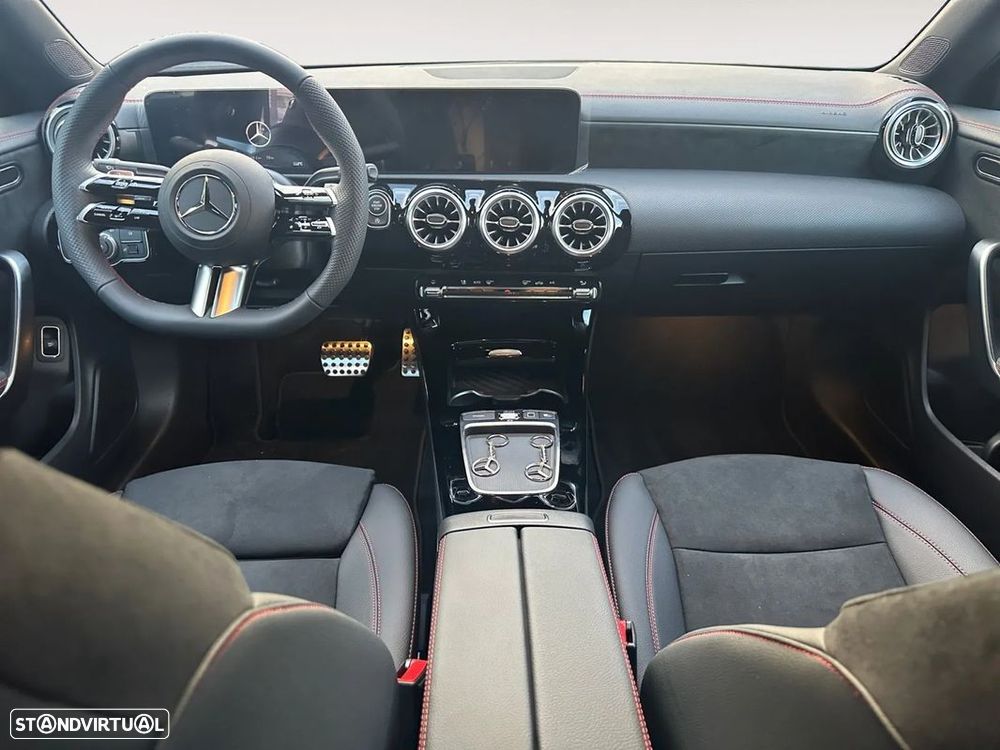 Mercedes-Benz CLA 180 d - 11