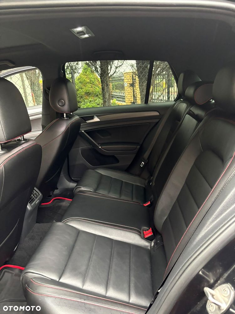 Volkswagen Golf GTI (BlueMotion Technology) Performance - 10