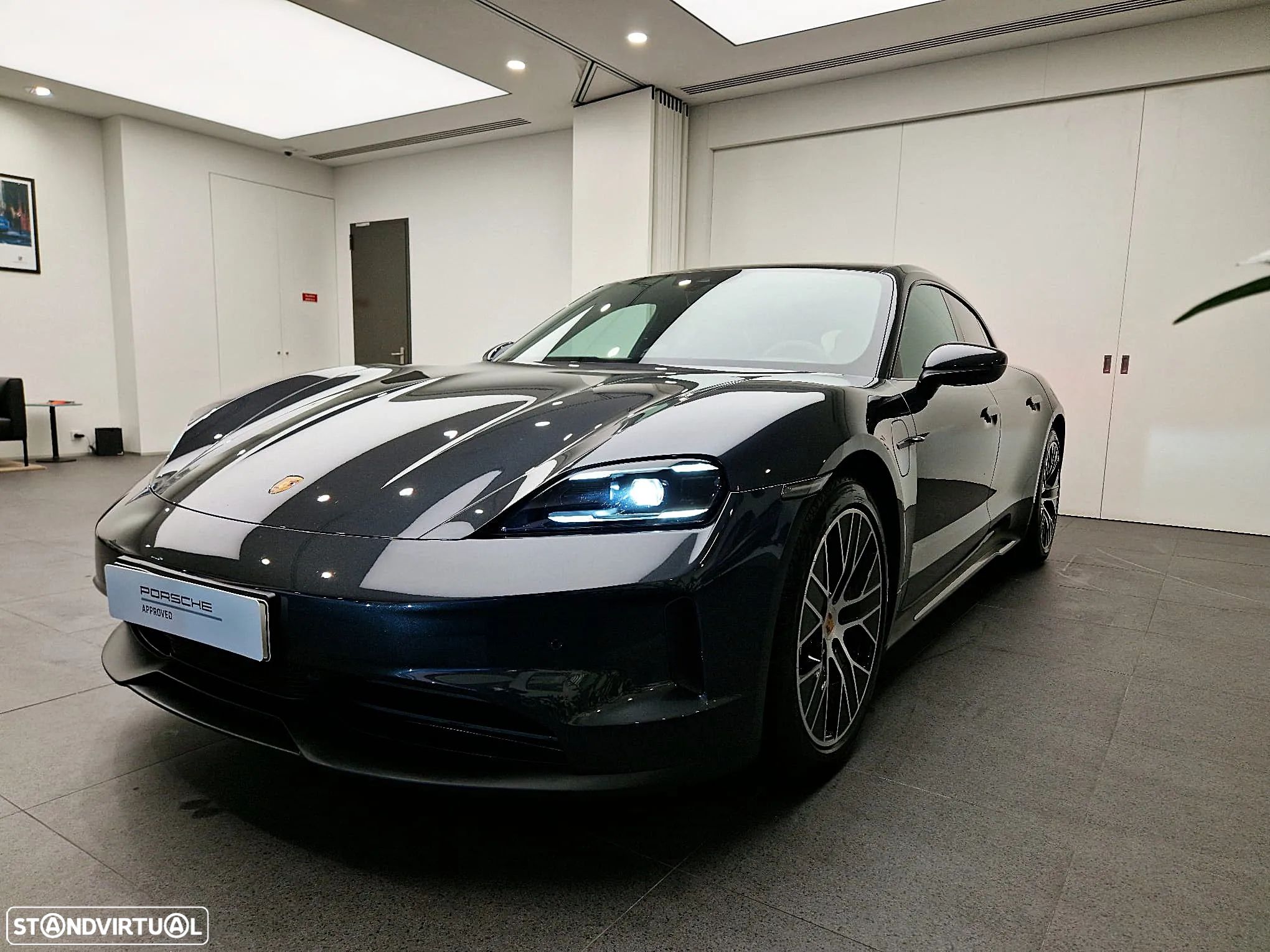 Porsche Taycan Sport Turismo Standard - 1