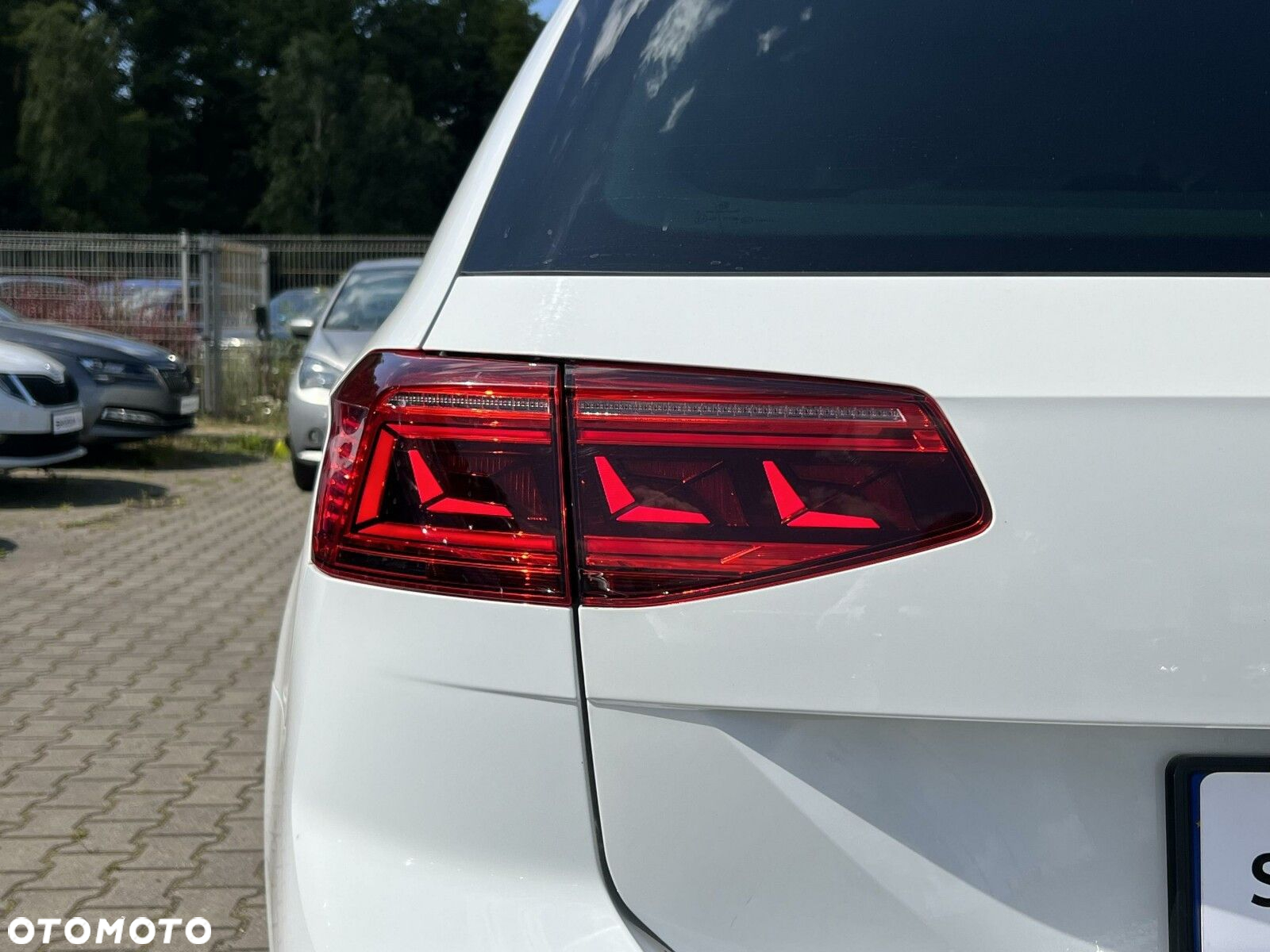 Volkswagen Passat - 10