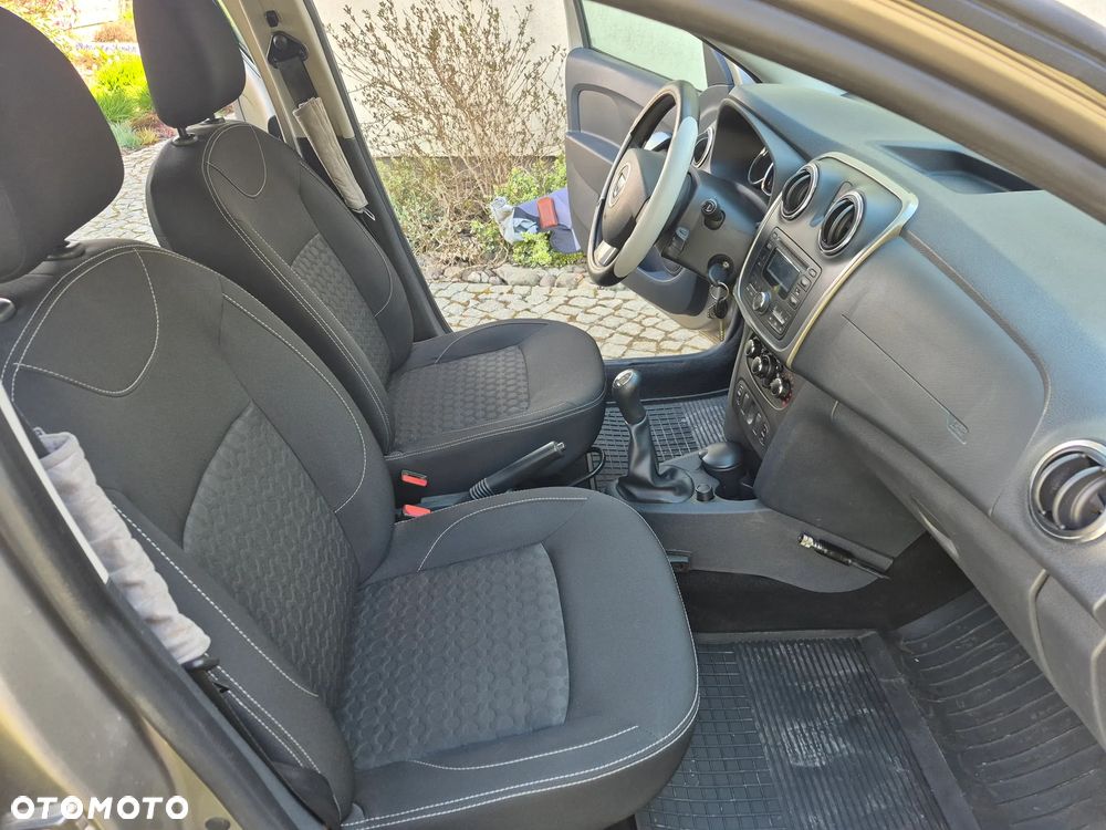 Dacia Sandero 1.2 16V Laureate EU6 - 11
