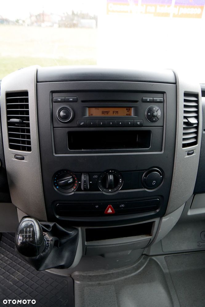 Mercedes-Benz Sprinter - 12