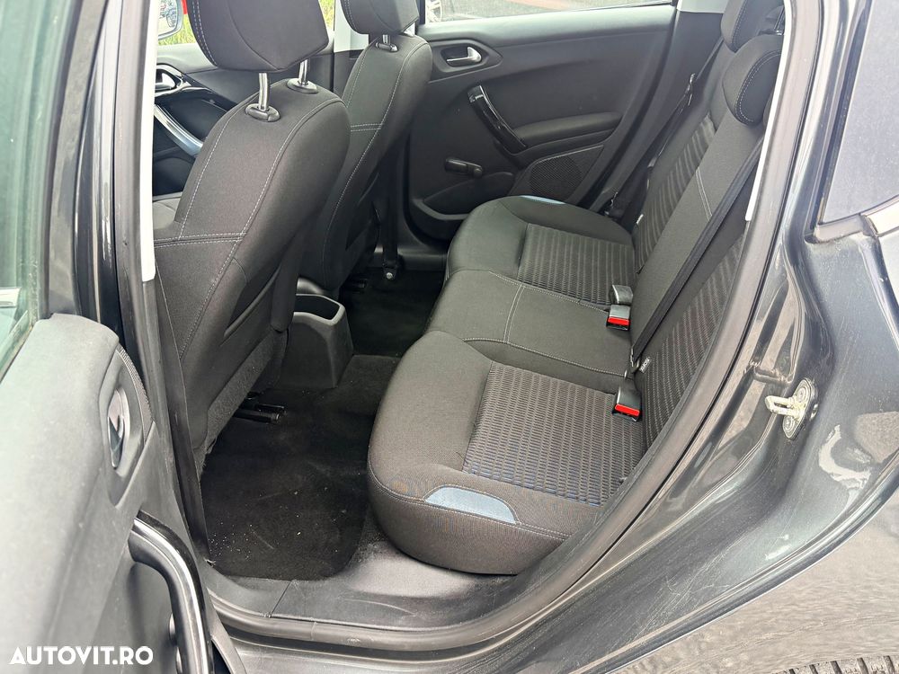 Peugeot 208 1.4 HDi FAP Style - 17