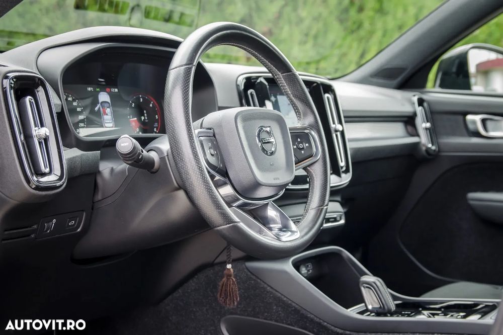 Volvo XC 40 D4 AWD Geartronic R-Design - 21