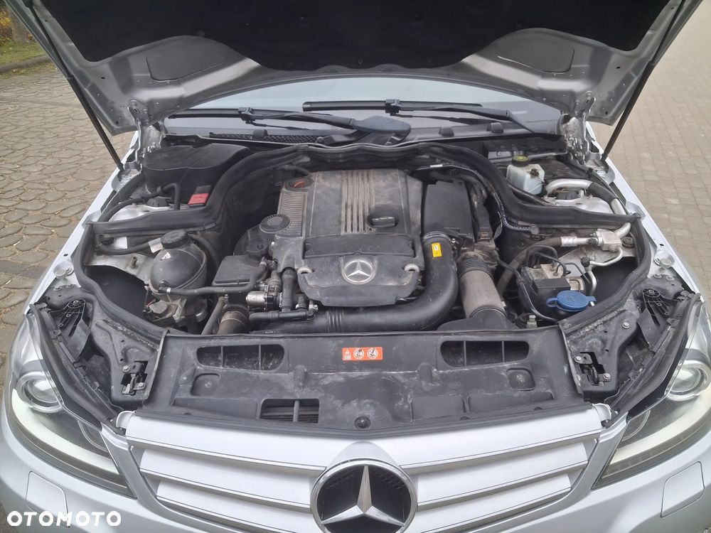 Mercedes-Benz Klasa C 200 (BlueEFFICIENCY) Avantgarde - 16