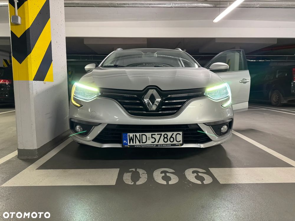 Renault Megane 1.5 Blue dCi Intens - 9