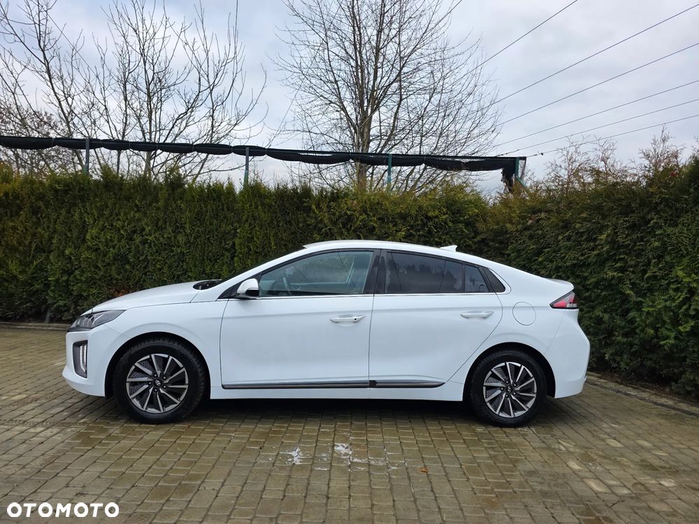 Hyundai IONIQ - 4