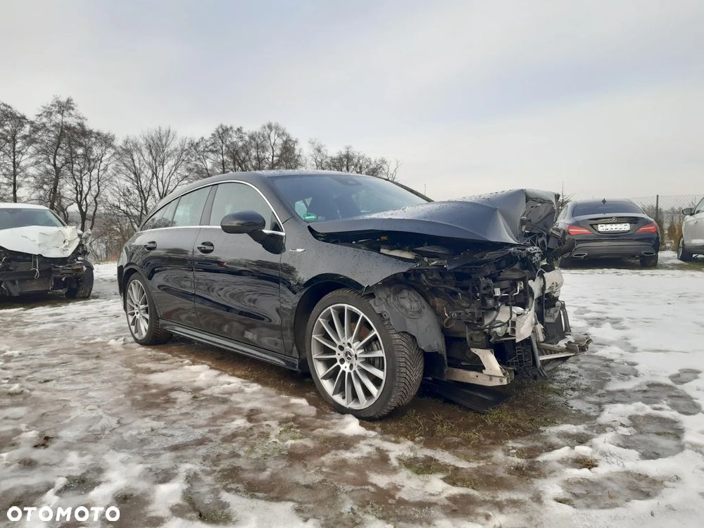 Mercedes-Benz CLA 180 7G-DCT AMG Line Advanced Plus - 1