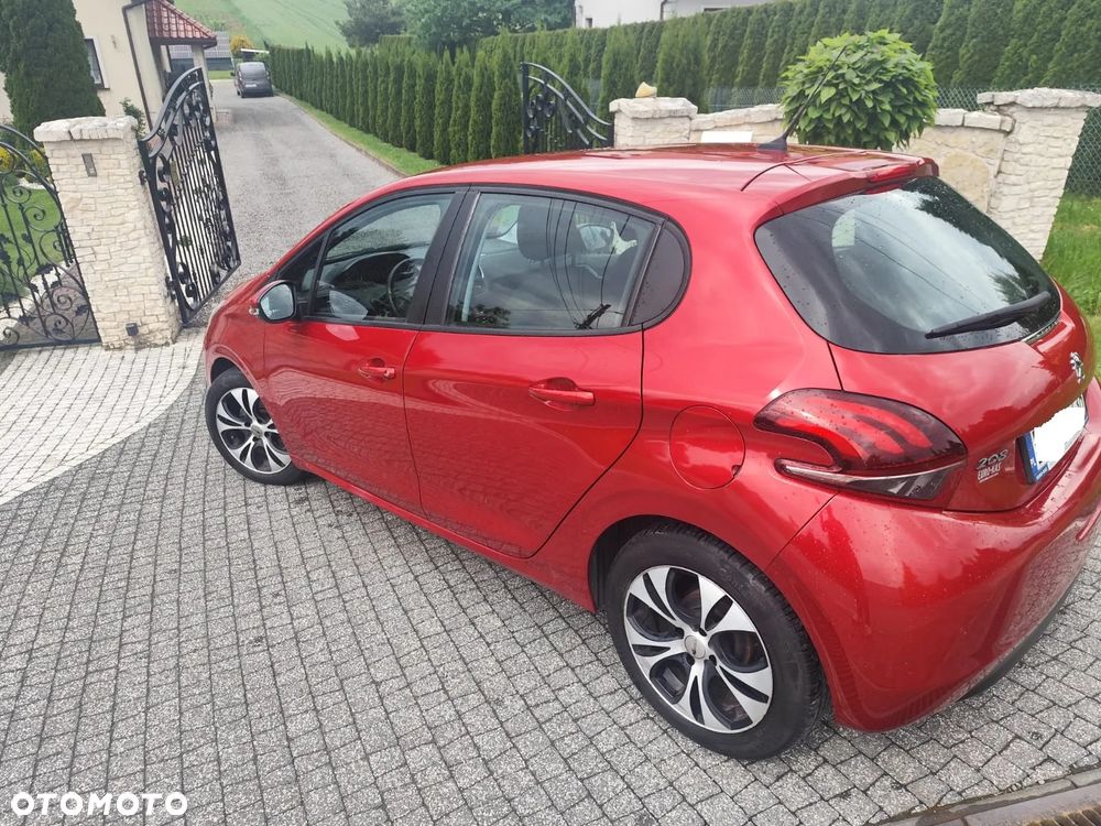 Peugeot 208 - 4