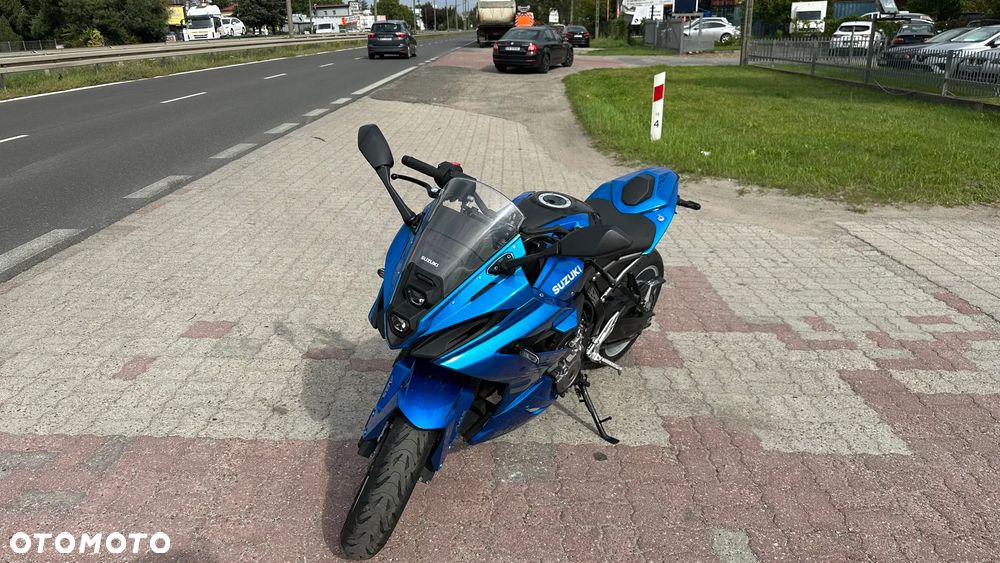 Suzuki GSX - 3