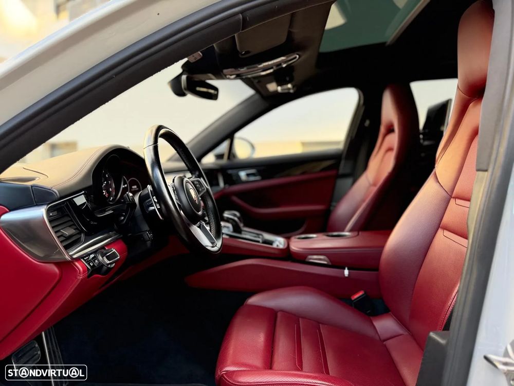 Porsche Panamera Sport Turismo 4 E-Hybrid Platinum Edition - 18