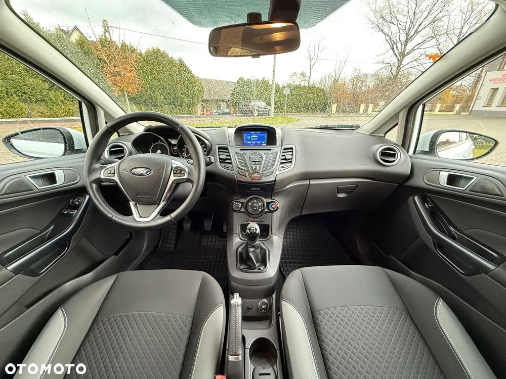 Ford Fiesta 1.5 TDCi SYNC Edition - 18